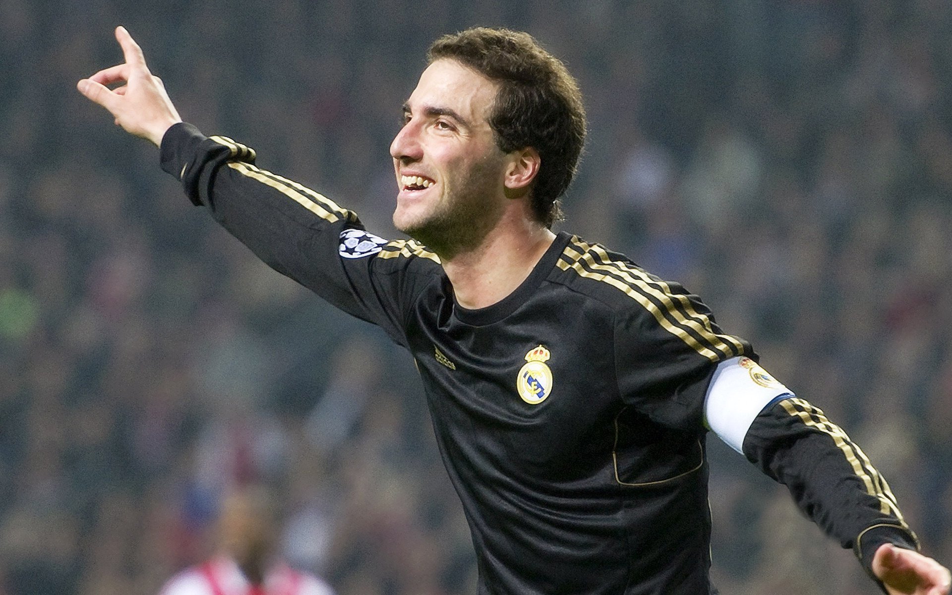 德甲比赛激情四溢:攻守激烈,精彩不断!,德甲视频集锦