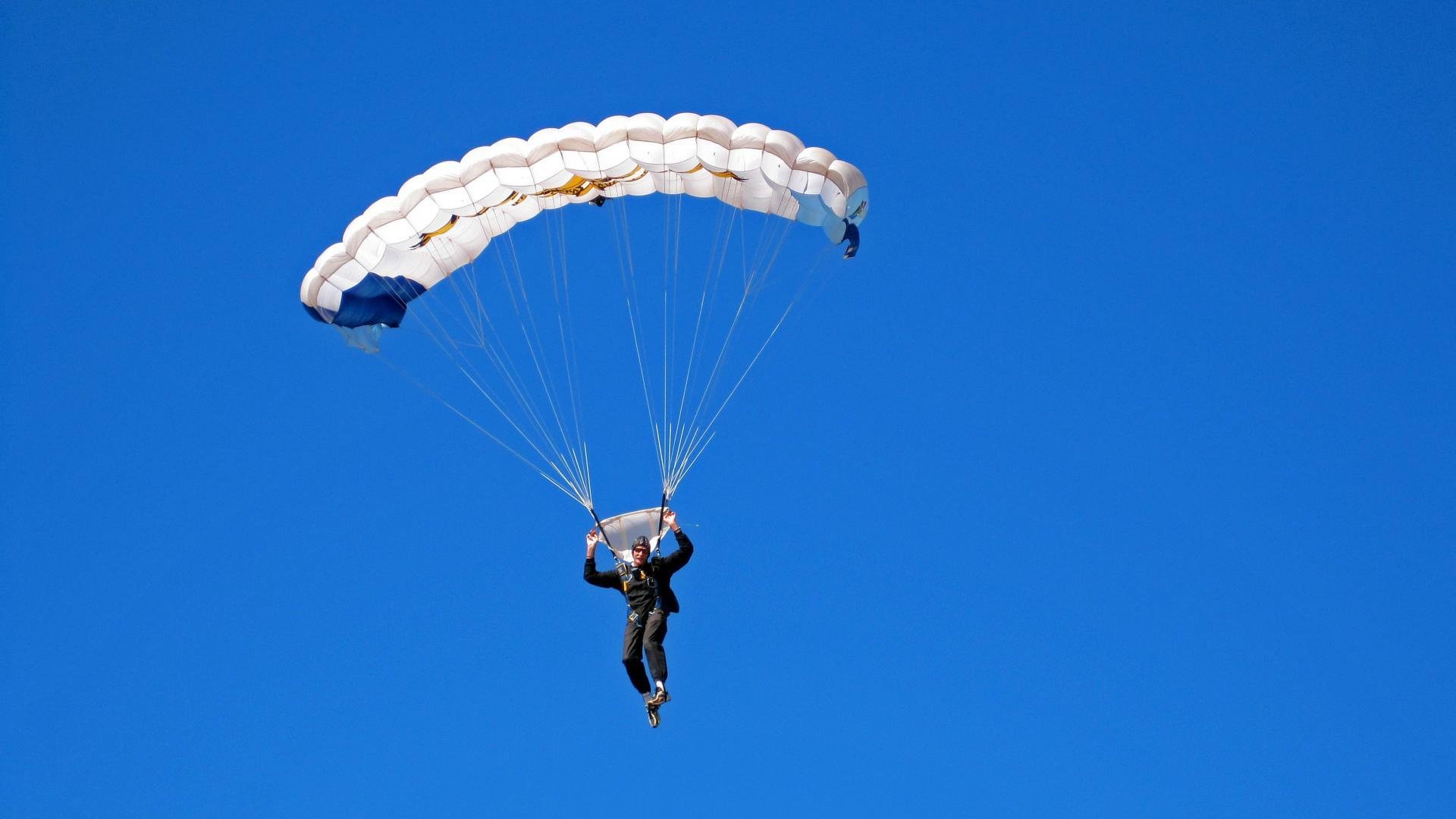 德甲比赛激情四溢:攻守激烈,精彩不断!,德甲视频集锦